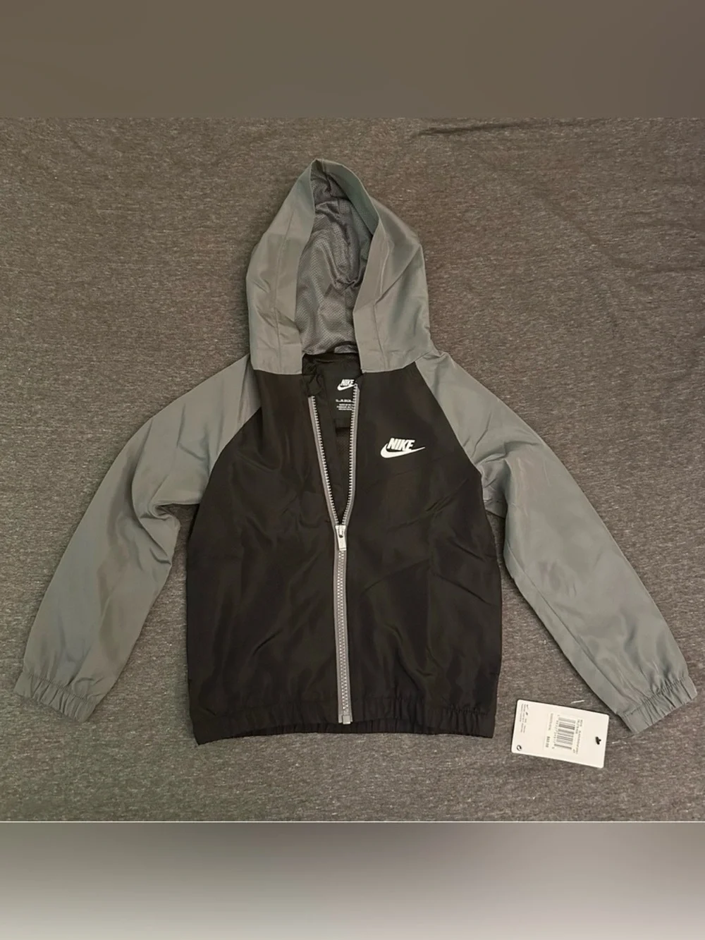 NWT Nike Boys 4T Dri-FIT Hooded Windrunner Jacket Black Smoke Grey $60 MSRP